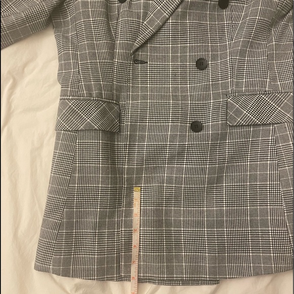 Blazer - Picture 6 of 8